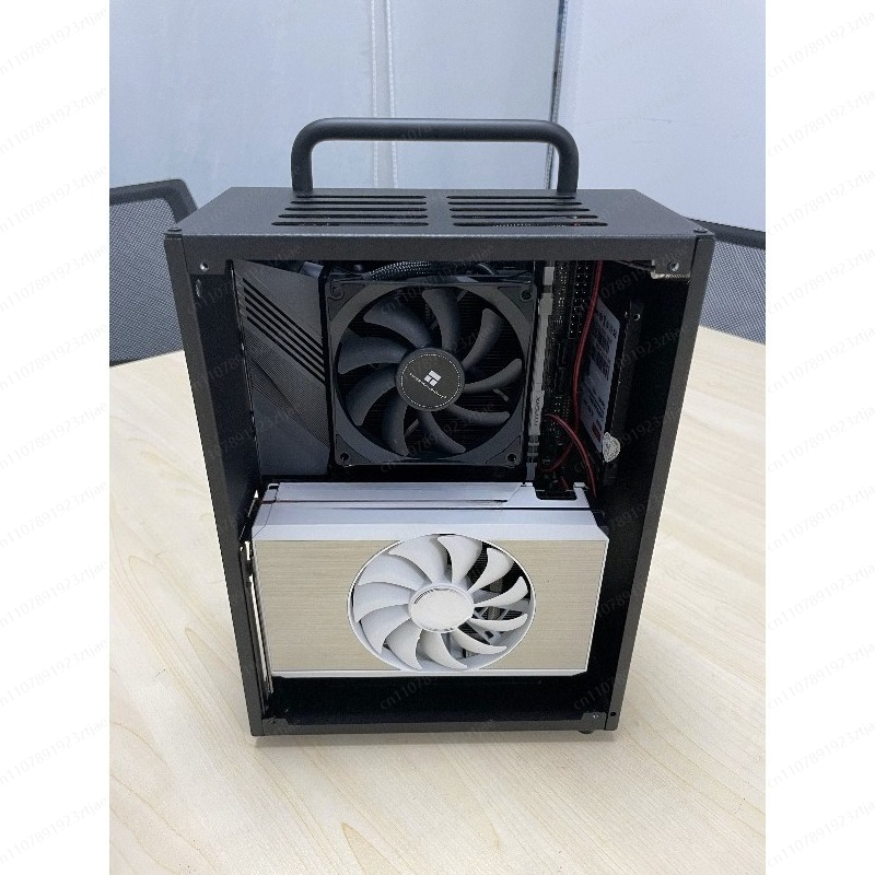 뛰어난 쿨링 기능을 갖춘 컴팩트 게이밍 PC 케이스,  - Pc Gaming Compact 리뷰 및 가격